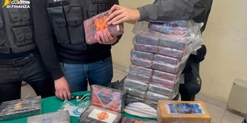 Armi e traffico internazionale di droga, anche la Calabria nella maxioperazione partita da Catania – VIDEO