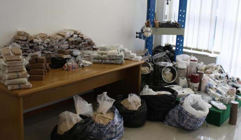 Il broker romano, gli "amici" calabresi e la truffa della coca colombiana