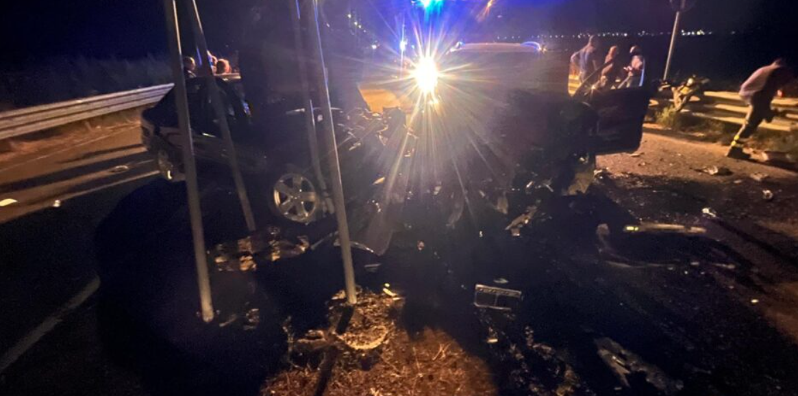 Tragico incidente ai Laghi di Sibari: è morto il conducente dalla Mercedes