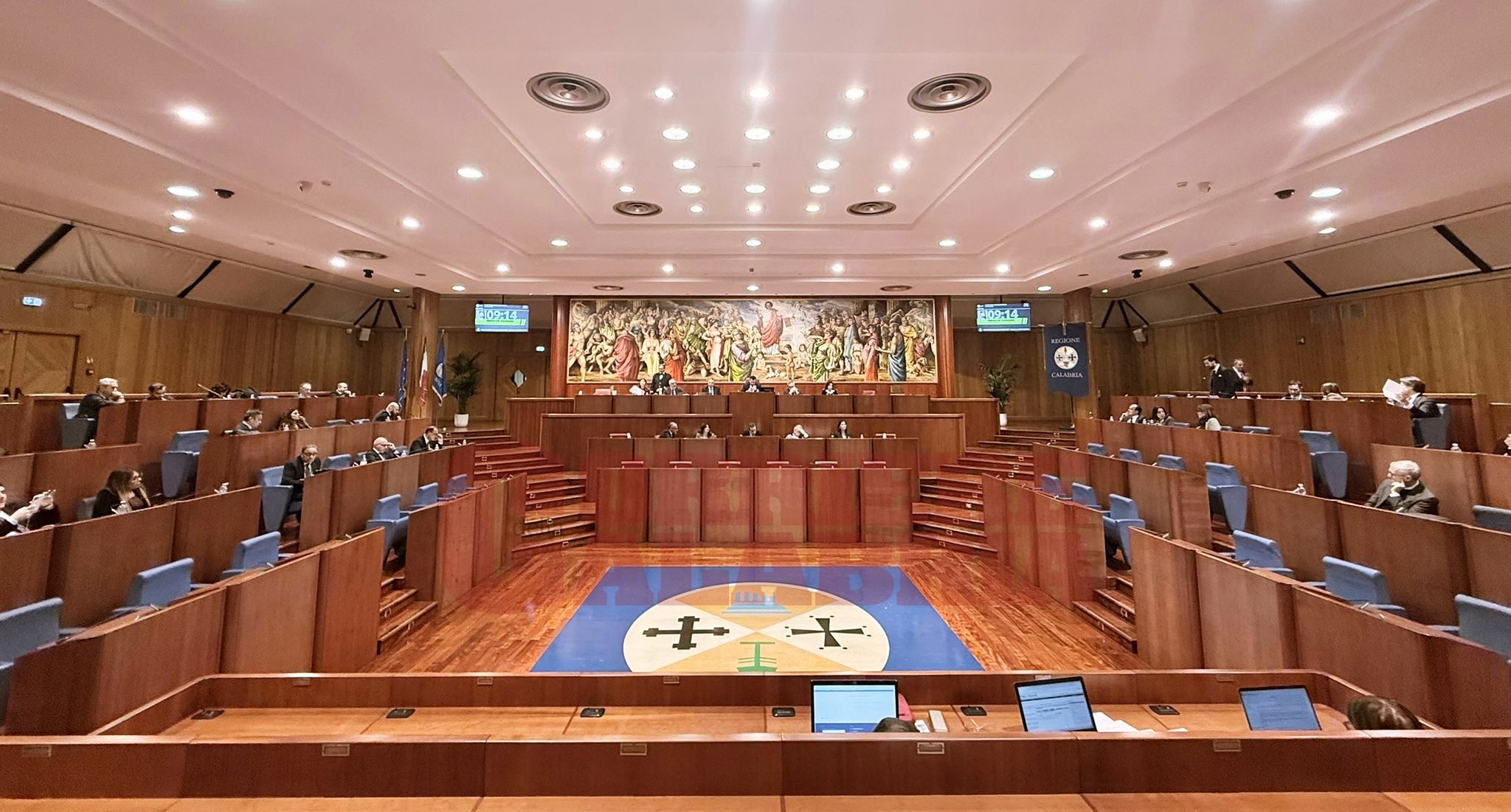 Consiglio regionale, i numeri tengono ma la maggioranza si incrina