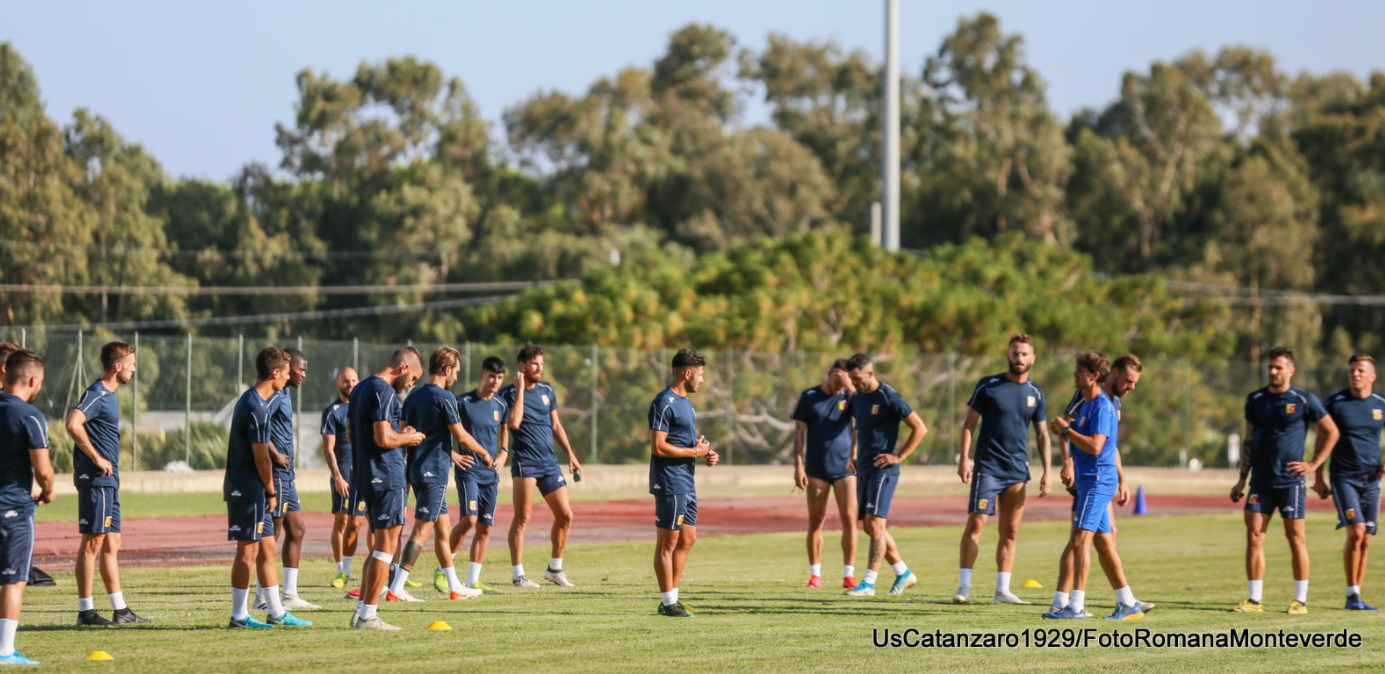 Coronavirus, positivo un calciatore del Catanzaro