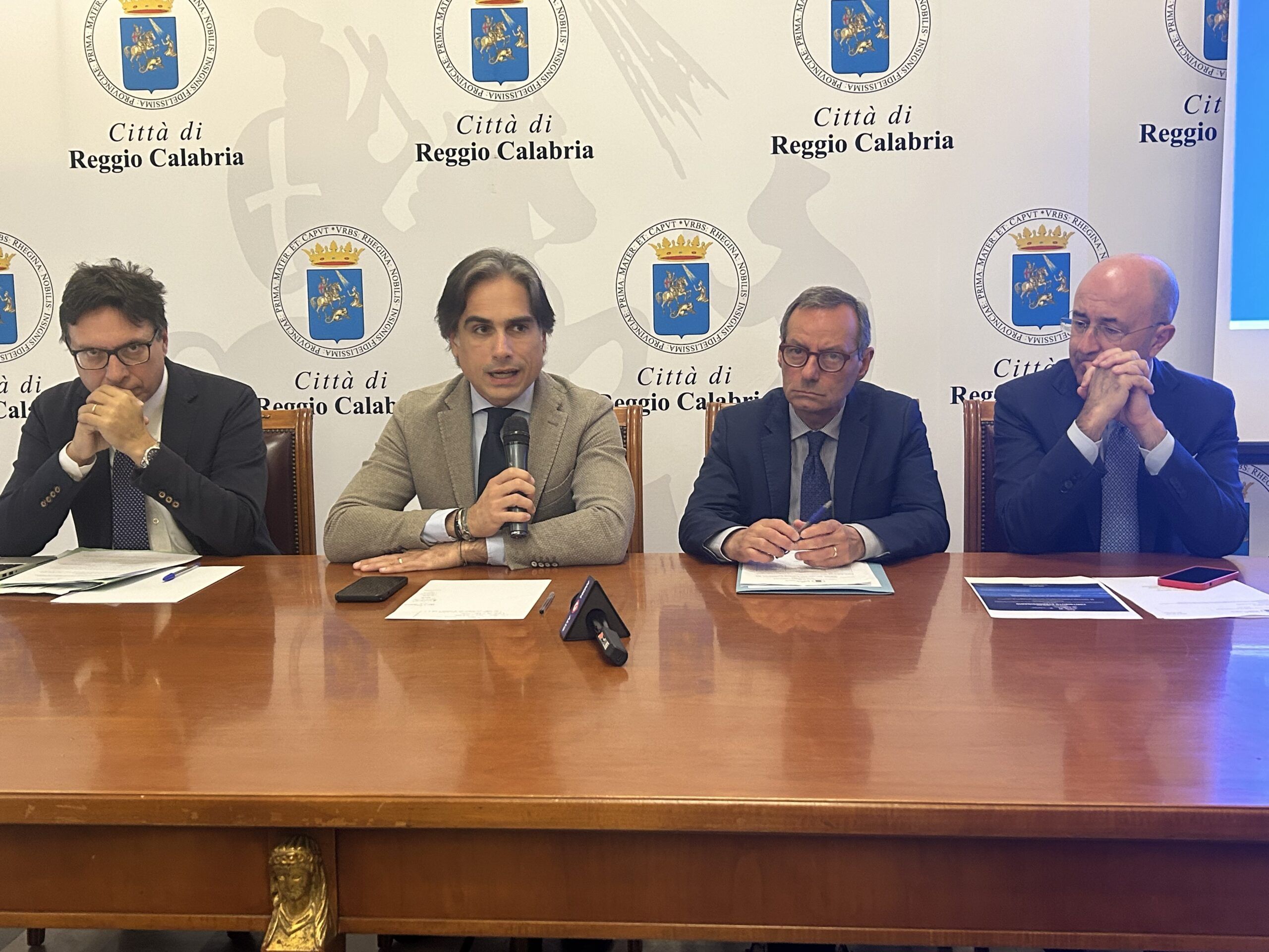 Tari 2024, a Reggio un contributo per le categorie disagiate. Falcomatà: «Vicini a chi è in difficoltà» – VIDEO