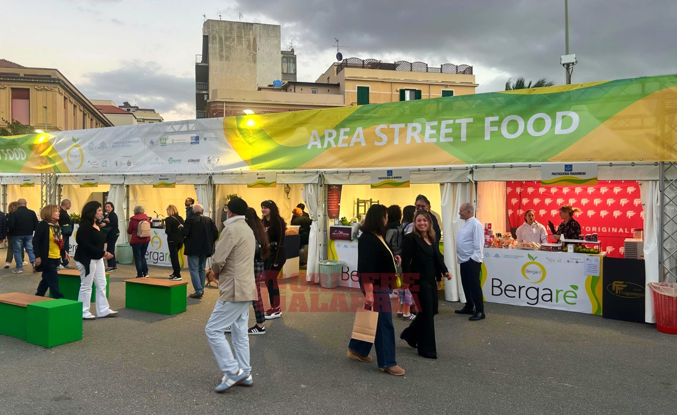Profumo di festa a Reggio: il bergamotto conquista la città