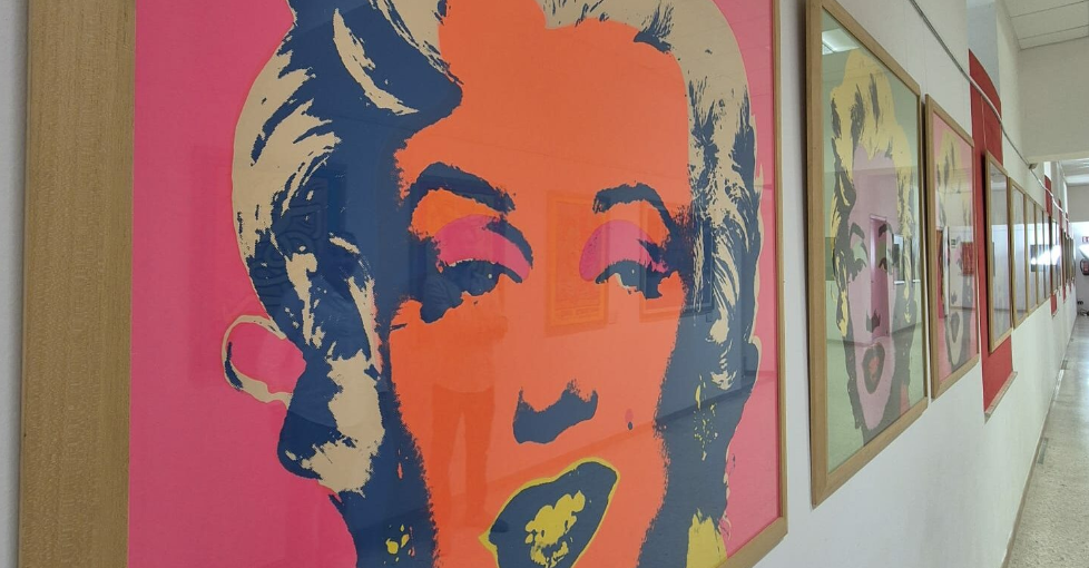 A Reggio Calabria opere false di Warhol, Haring e Banksy in mostra: maxi sequestro dei Carabinieri