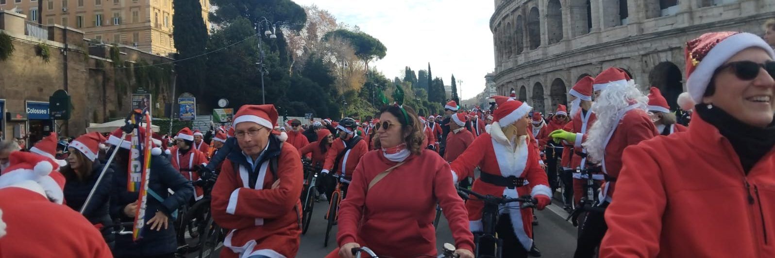 Babbo Natale in bicicletta per i bambini malati di cancro