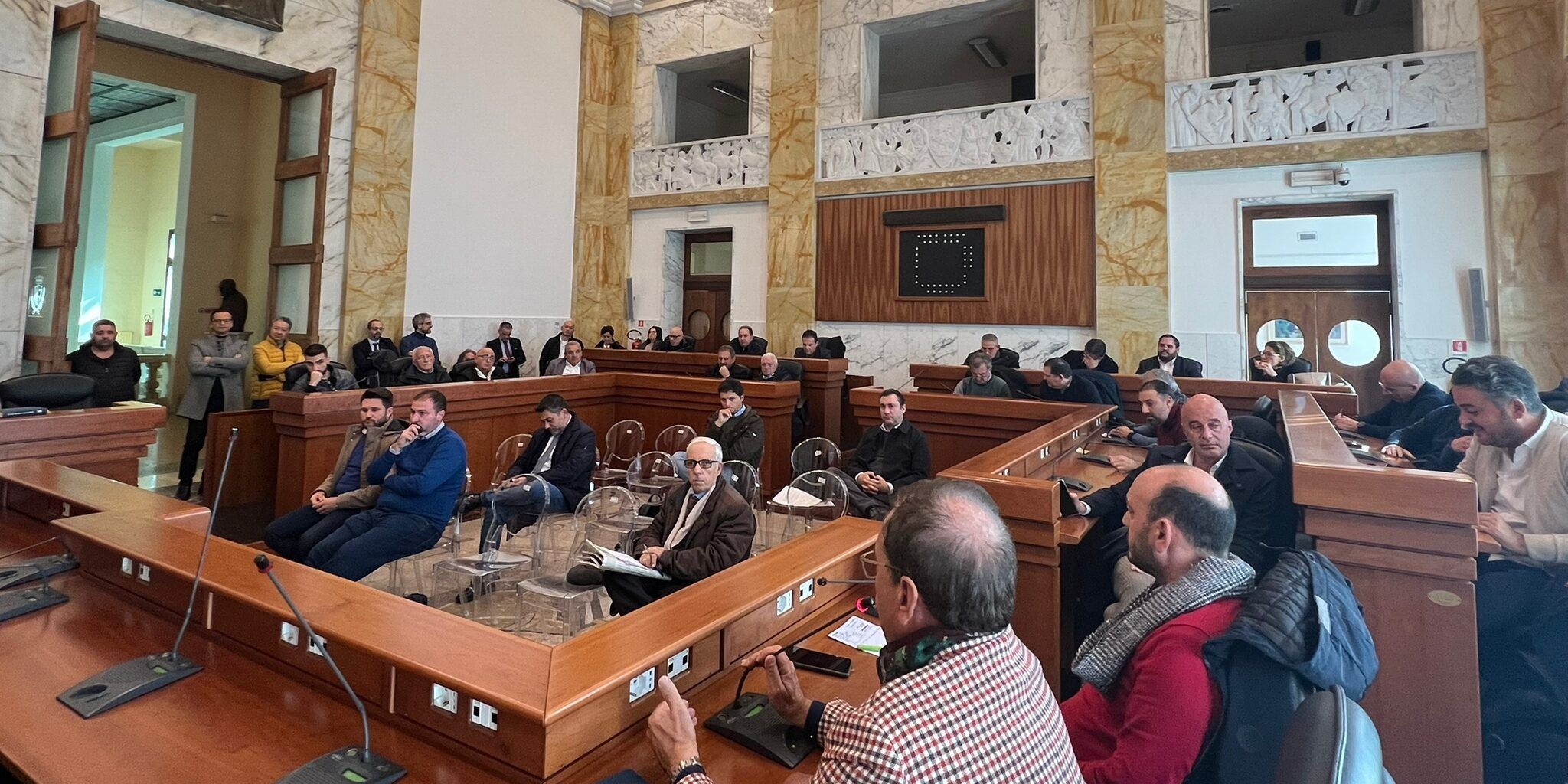 Riforma del servizio idrico e dei rifiuti, le perplessità dei sindaci del Reggino