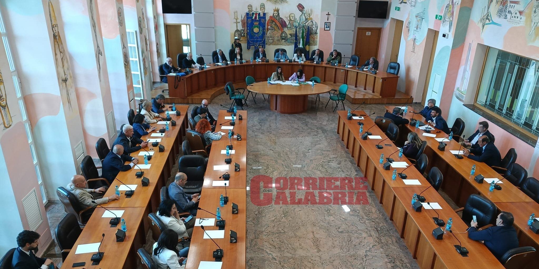 Cosenza, in Consiglio comunale rinviata la discussione sulla nuova gestione dei parcheggi