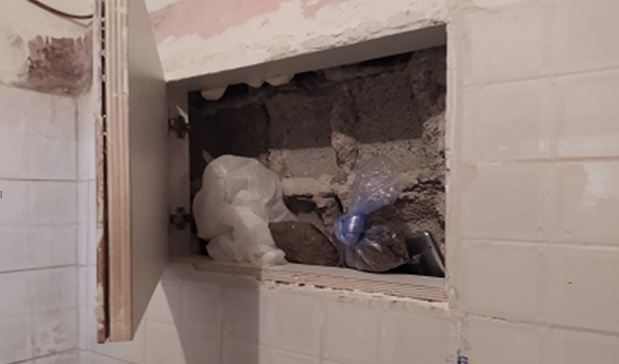 Crotone, nascondeva 400 grammi di droga nell’intercapedine:  arrestato