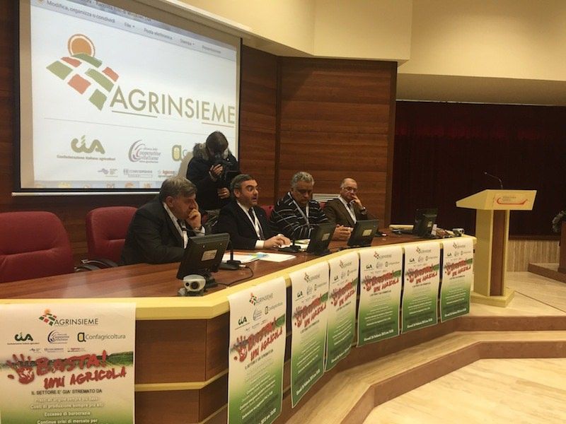 Gli agricoltori si mobilitano contro l'Imu