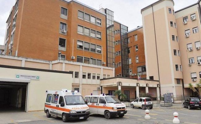 «Vietato nascere». A Corigliano Rossano Ostetricia rischia la chiusura