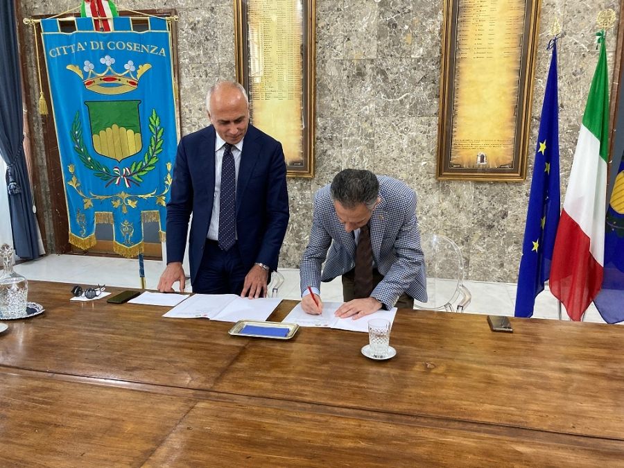 Cosenza, stipulato accordo tra Comune e Unical. «Azioni e progetti per il futuro della città»