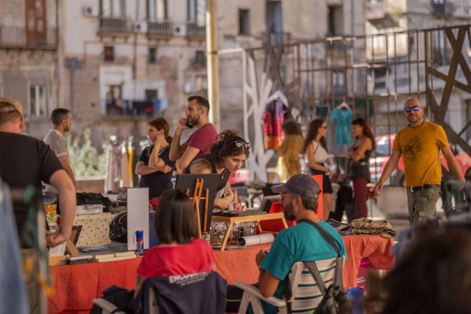 Torna a Cosenza “Seconda Chance”: il garage sale che unisce riuso, comunità e impegno politico