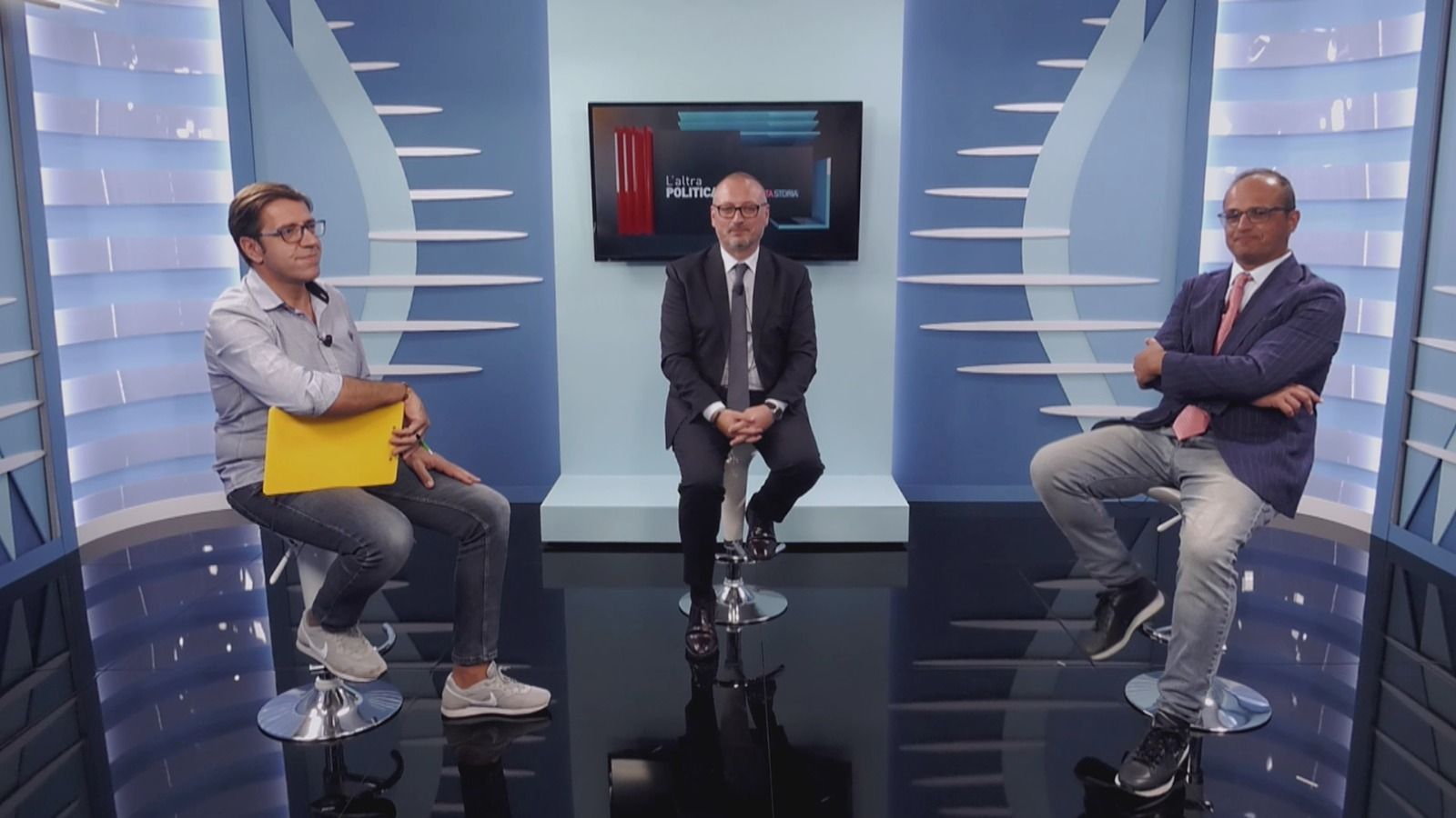 Bronzi, rifiuti e aeroporto. I tre snodi per il futuro della Città metropolitana