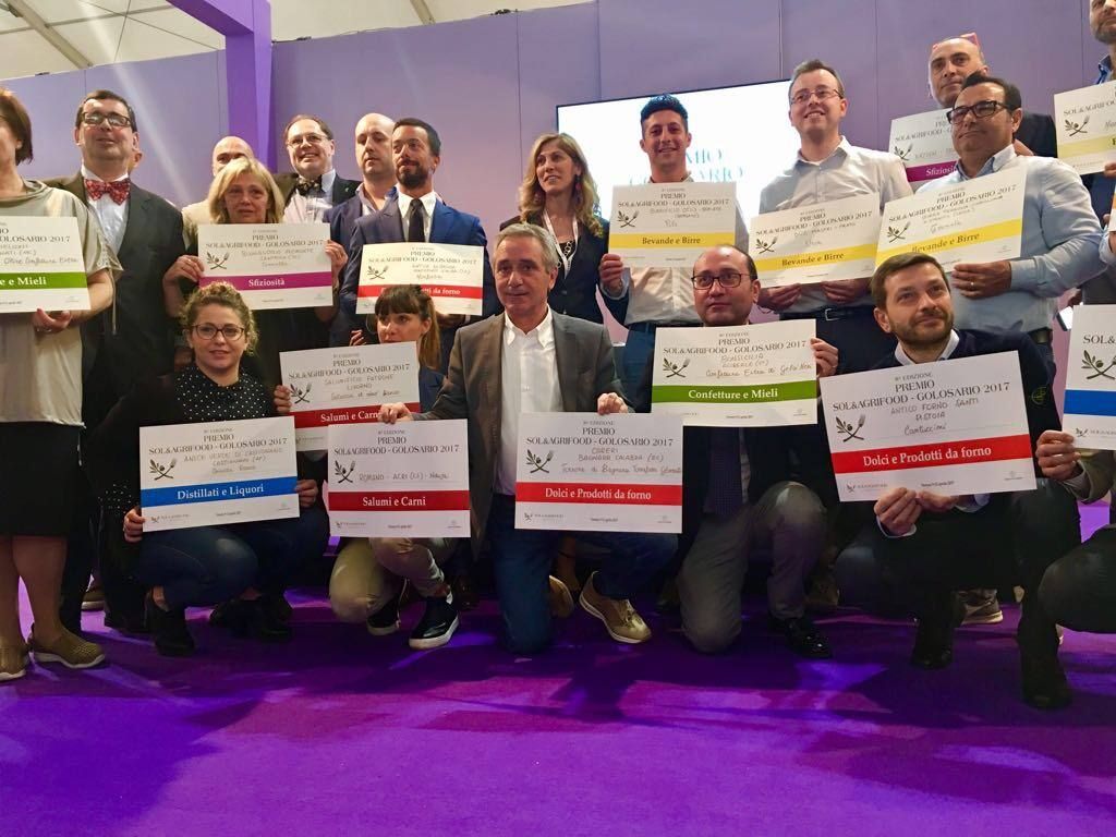Vinitaly, a due aziende calabresi il "Premio Golosario"
