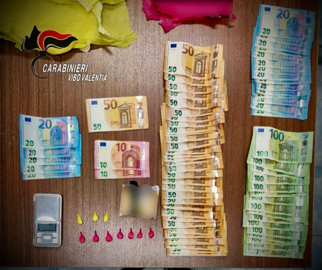 Intensificati i controlli dei Carabinieri nel Vibonese: un arresto per droga e una denuncia