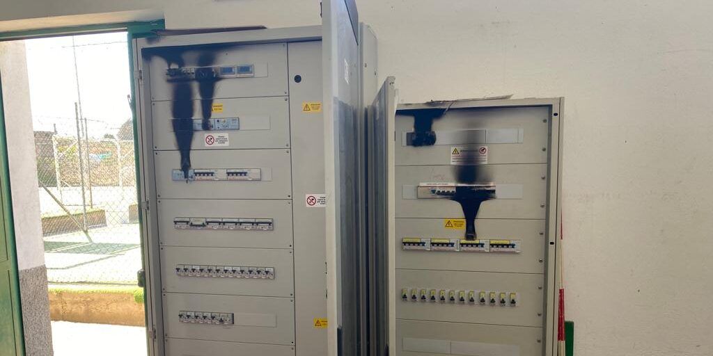 Villa San Giovanni, bruciati i quadri elettrici dello stadio “Santoro”