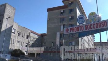 Vibo Valentia, bimbo di due anni cade nella tromba delle scale: è grave