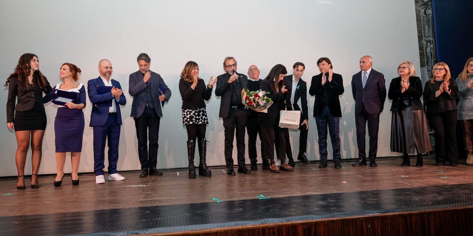 Successo ed emozioni a Cosenza per la prima del film “Se tu fossi me”