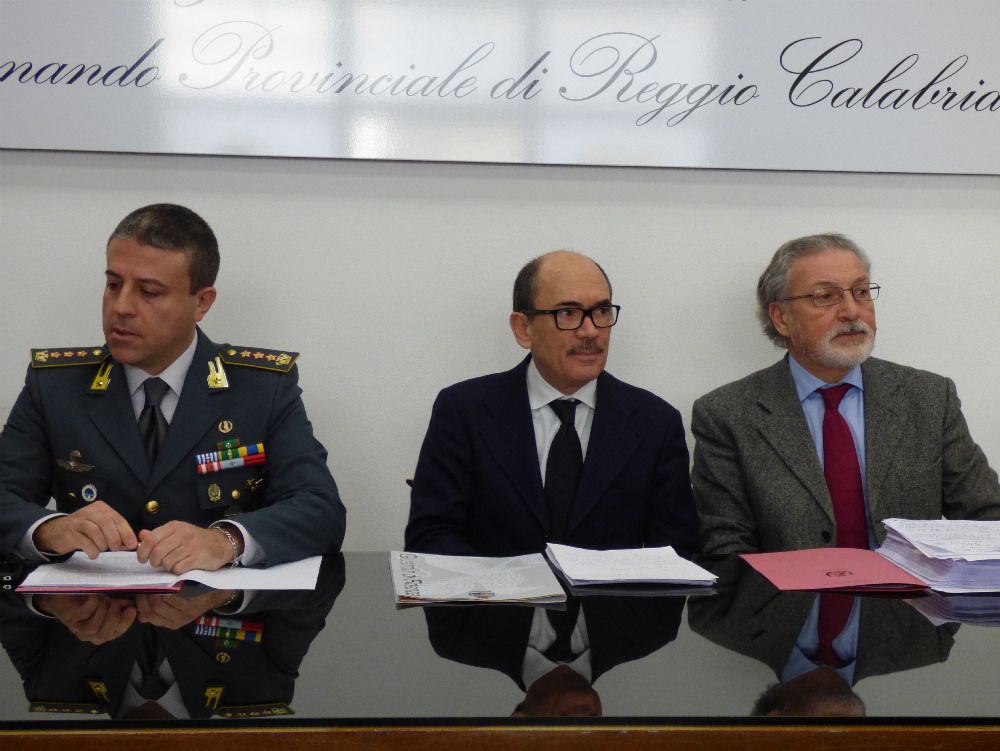 CERALACCA 2 | Condizionavano gli appalti pubblici In manette imprenditori e funzionari