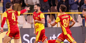 Serie B, il Catanzaro batte l’Avellino e vola in semifinale playoff