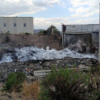 «A Fiasco Baldaia il fuoco riparte, non si può più aspettare. I rifiuti devono essere rimossi subito»