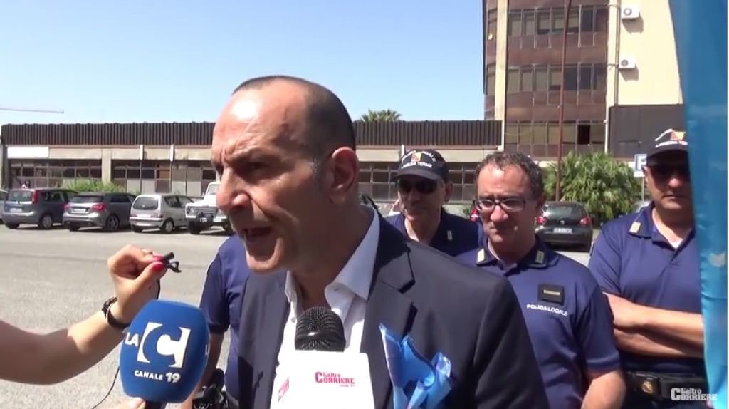 Lamezia, i dipendenti si fermano per due ore – VIDEO