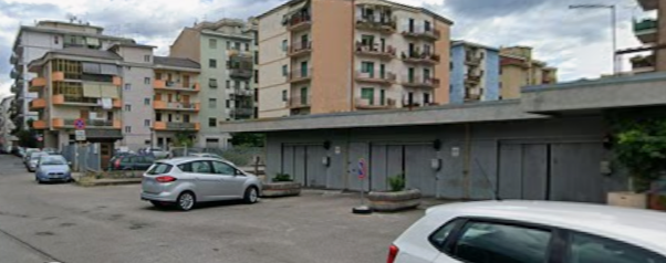 Cosenza, continua (solo all’esterno) l’attività d’impresa per il parcheggio di via Aldo Moro