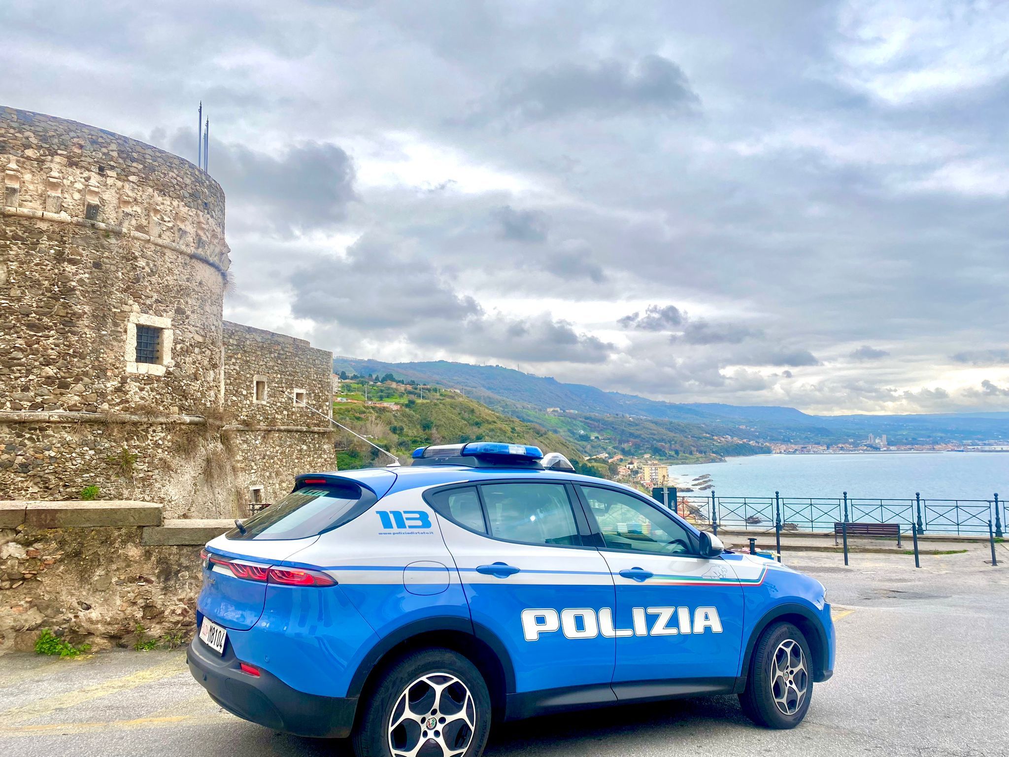 Pizzo, cercano di introdursi in case private: denunciate tre persone