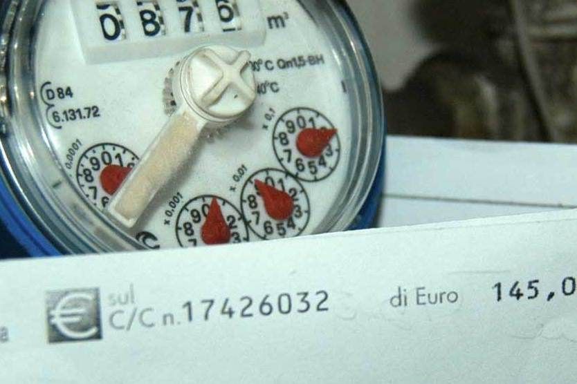 Bollette dell’acqua, «Comuni obbligati a dimostrare i consumi»