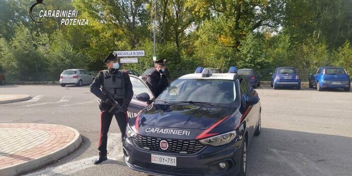 Ruba un’automobile a Rende, arrestato nel Potentino