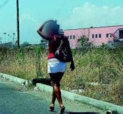 Costringeva una ragazza a prostituirsi, arrestato 79enne