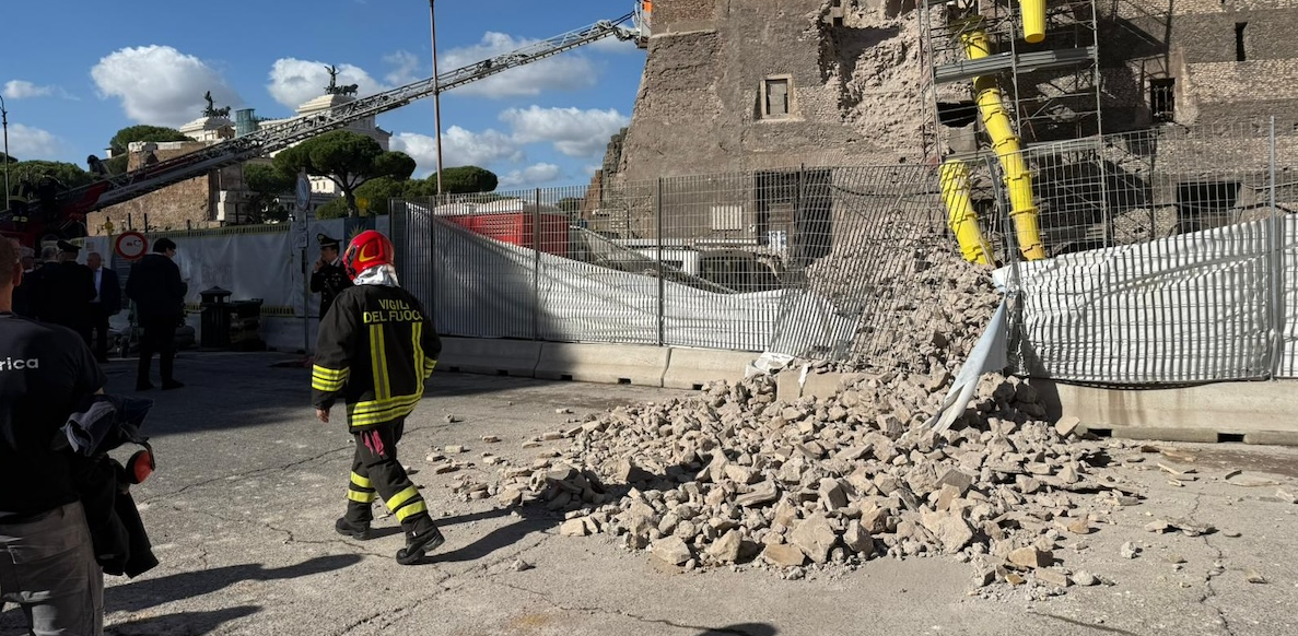 Crollo ai Fori Imperiali, salvate 3 persone