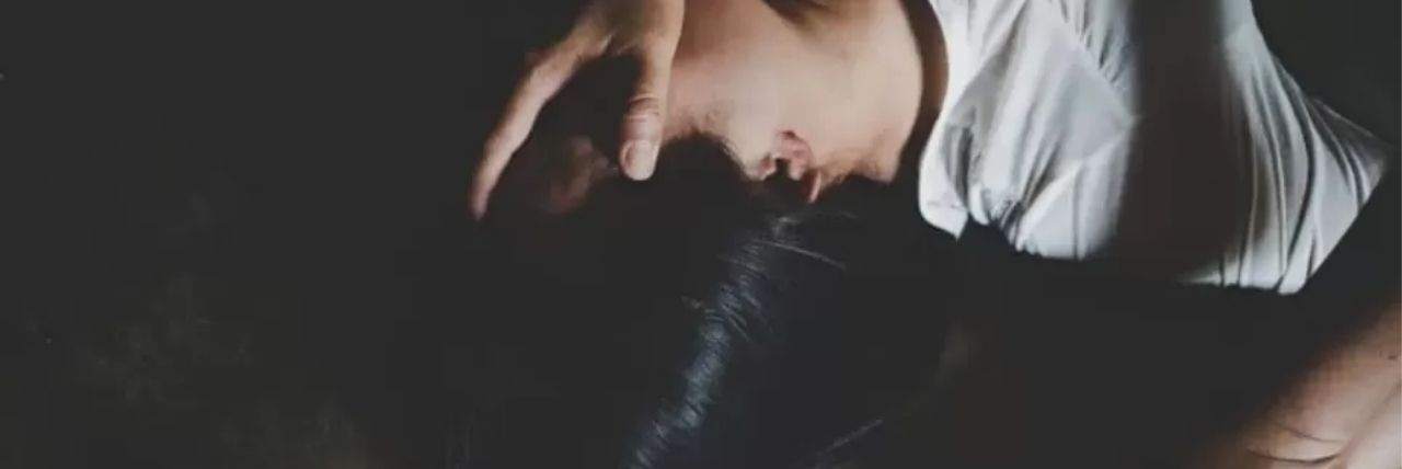 Stordita con un taser e violentata dall’ex, incubo a Verona per una 16enne