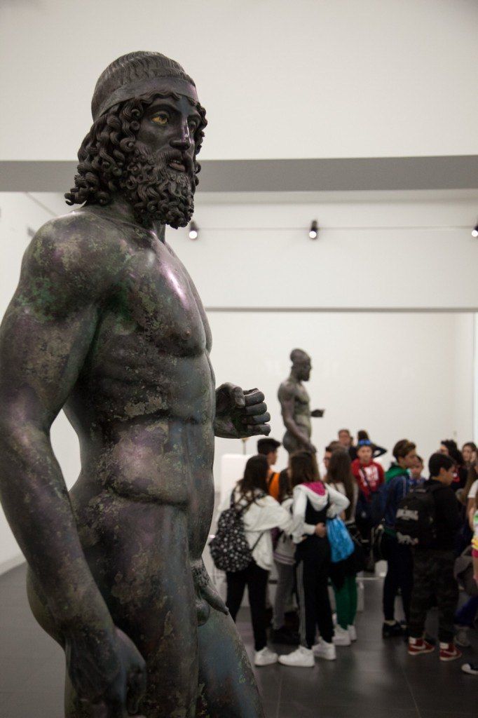 Bronzi, 10mila firme per non farli muovere da Reggio