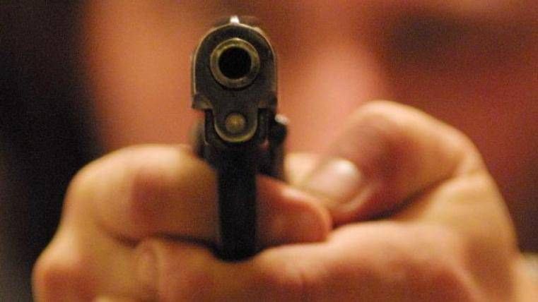 Stilo, colpi di pistola contro l’auto di un consigliere comunale