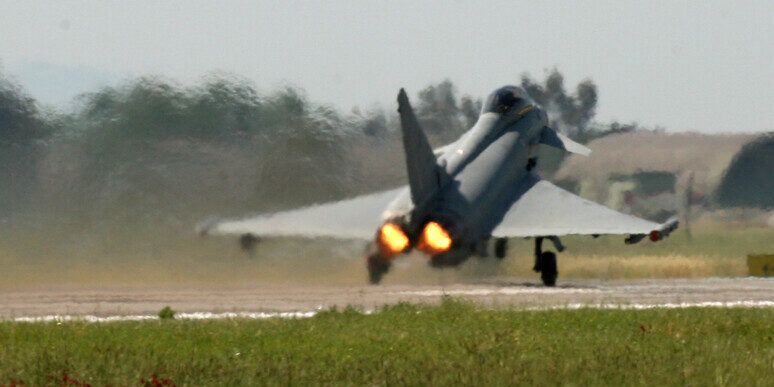 Caccia italiani intercettano aerei russi nel Baltico