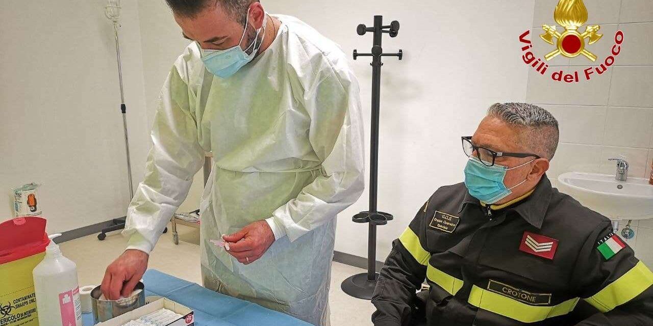 Vaccini anti Covid per i Vigili del Fuoco di Crotone