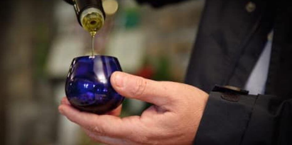 Assaggiatori di olio di oliva, al via un corso di formazione per iscriversi nell’elenco regionale