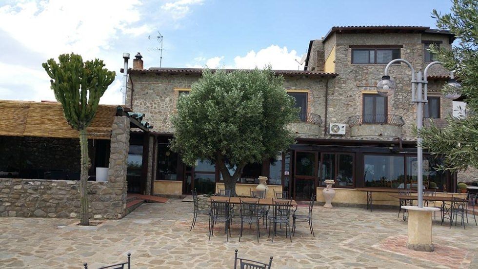 Droga, smantellata la banda dell'agriturismo