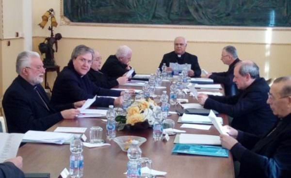 I vescovi calabresi ai parlamentari: «Inserite nella Manovra l'assegno unico per i figli»