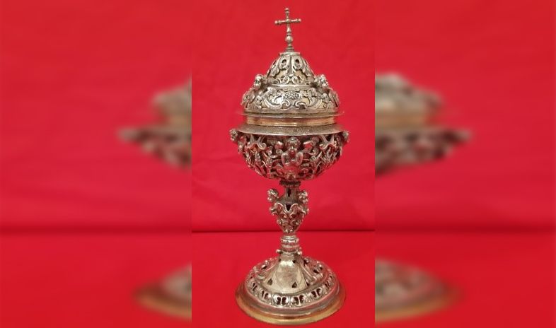 Ritrovata una pisside in argento trafugata dalla Chiesa di San Nicola di Mileto nel 1979 – FOTO