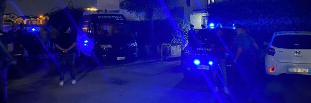 Ispettore di polizia ucciso a coltellate, c’è un fermo