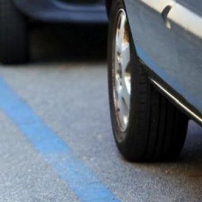 Cosenza, strisce blu gratis per i veicoli elettrici fino al 2026