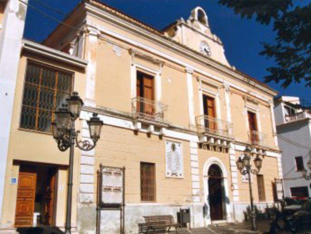 Amantea, i grillini denunciano: aggredita la Menichino