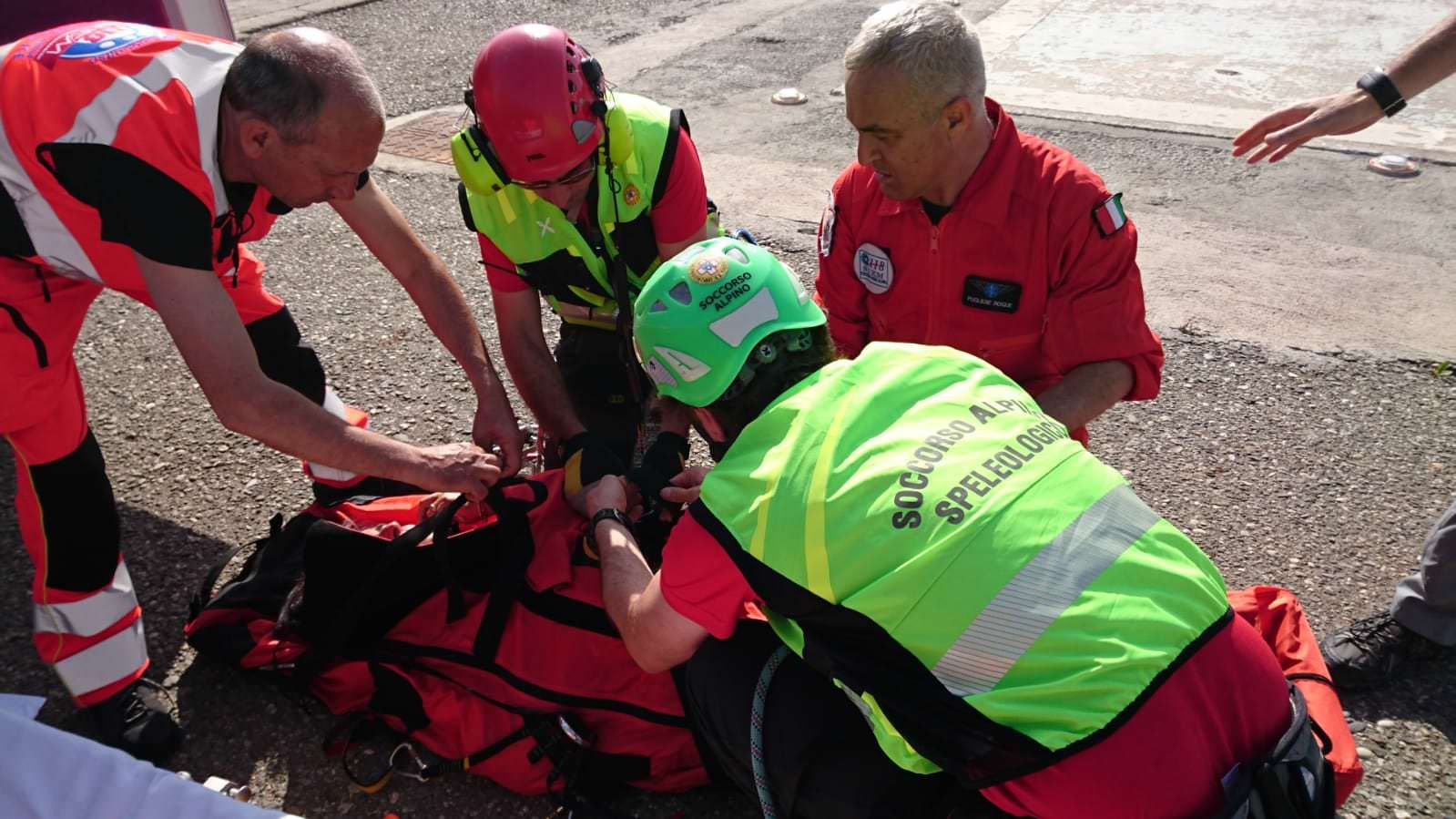 Cade in un dirupo a Pietra Cappa, salvata escursionista