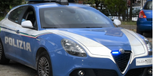 Blitz antidroga a Crotone: 20enne arrestato con hashish, marijuana e contanti