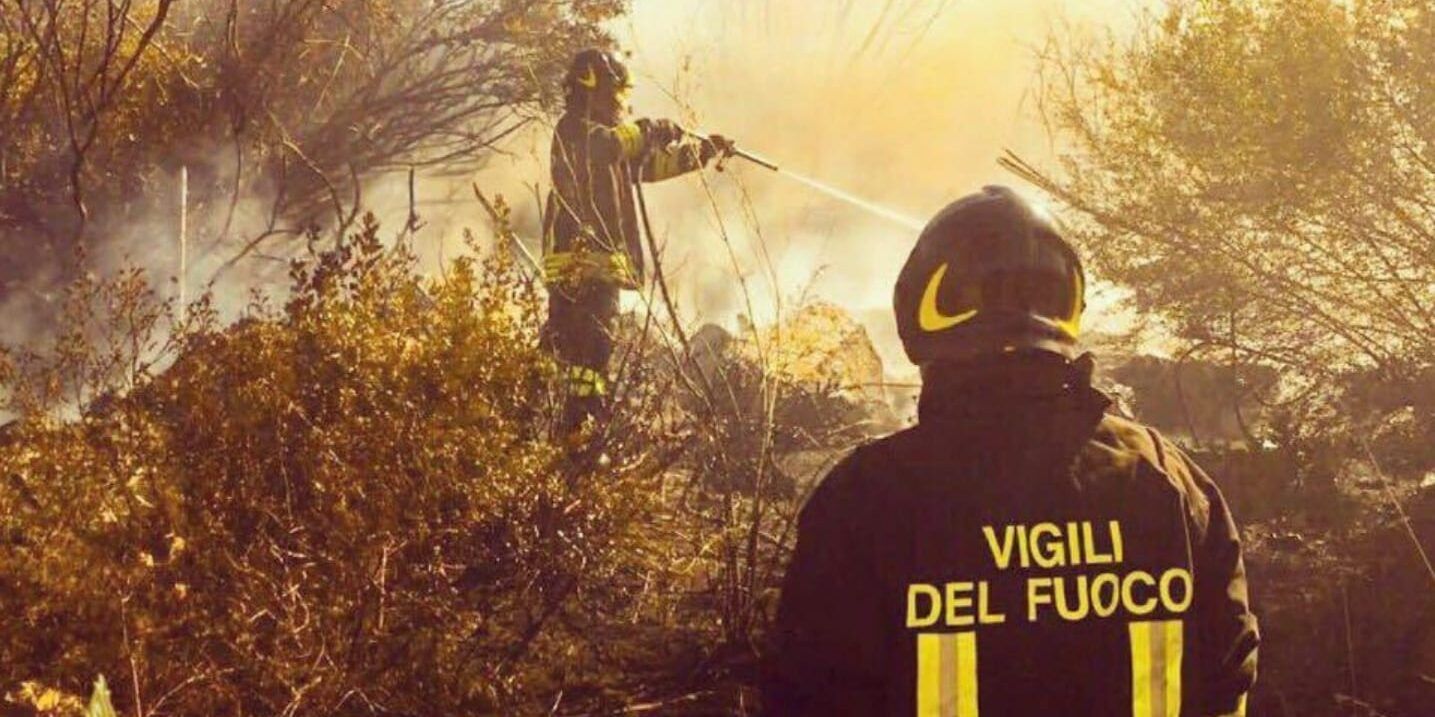 Incendi, a luglio 2.500 interventi dei Vigili del Fuoco in Calabria
