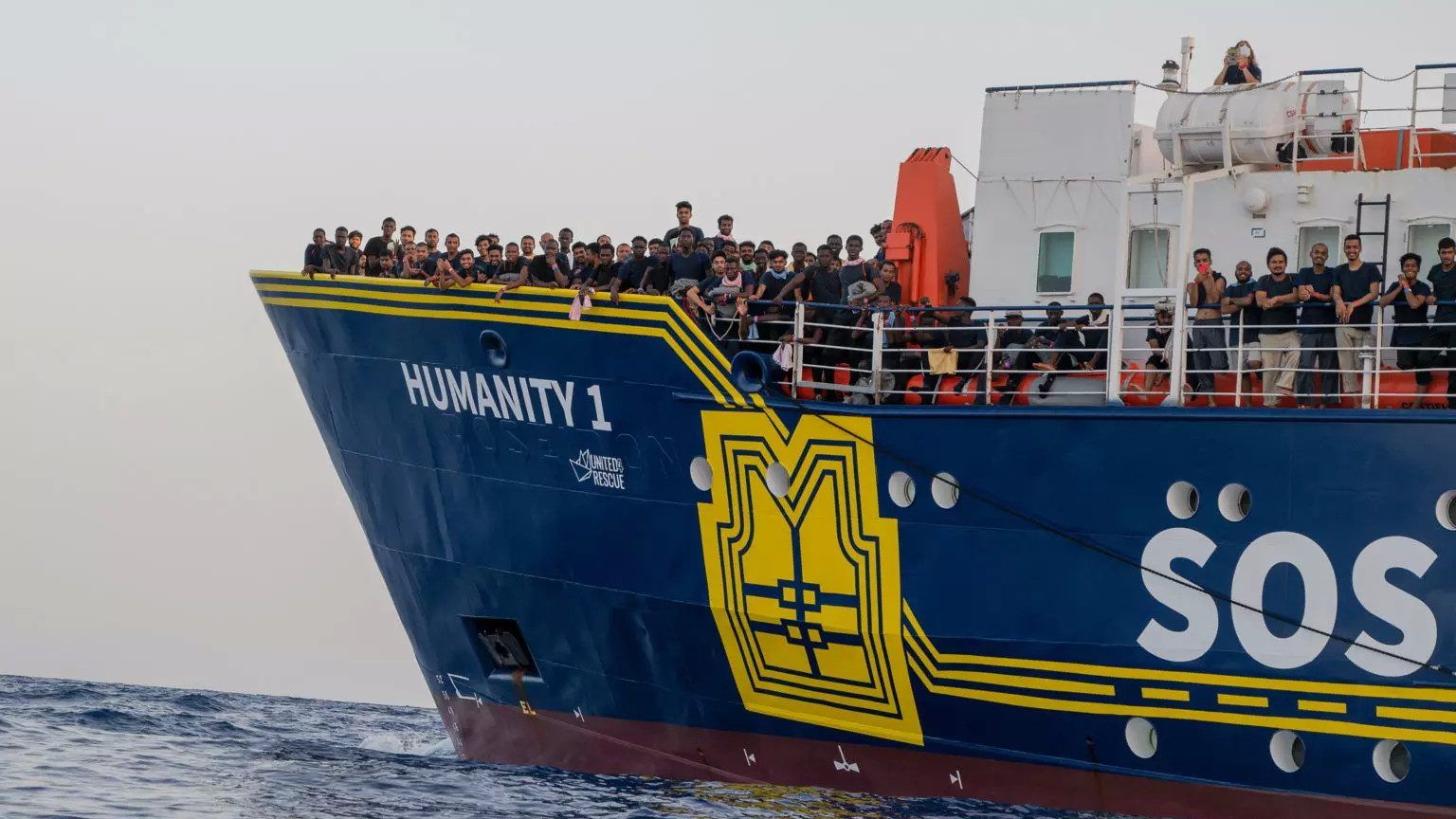 A Crotone nave Humanity con 200 persone a bordo