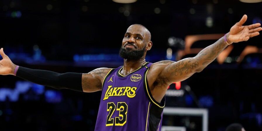 LeBron James lascia i Lakers ma non si ritira