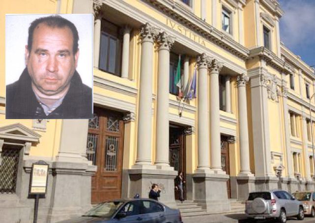 OUTSET | Lo scalpo del nemico in cambio di due villette